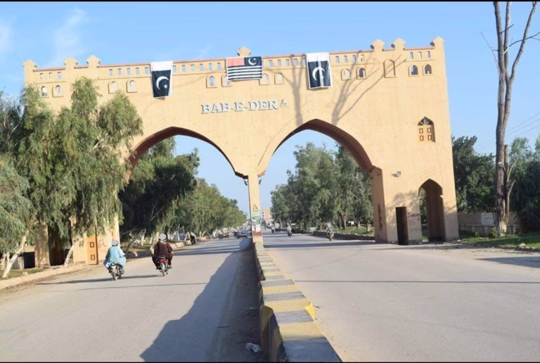 Read more about the article Dera-ismail-khanڈیرہ اسماعیل خان: تاریخ، ثقافت، معیشت، تعلیم اور ترقی کا جائزہ